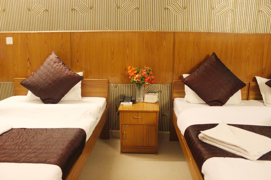 Hotel Delhi Marine Club C6 Vasant Kunj Ню Делхи Екстериор снимка
